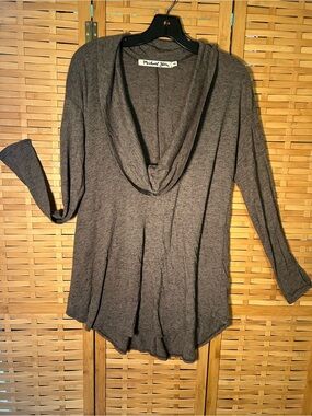 🐾2/$8- Michael Stars Charcoal Gray Draped Cowl Neck Top